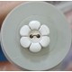 S 6 pettal flower - white